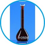 Volumetric flasks, boro 3.3, class A, amber, white graduation, with PP stopper